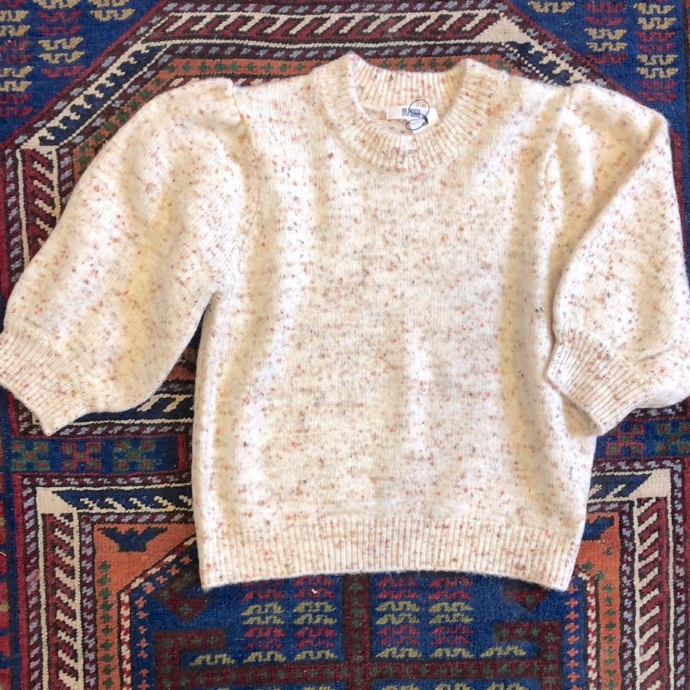 BB Dakota by Steve Madden Puff sleeve sweater detail. Runs like a medium!